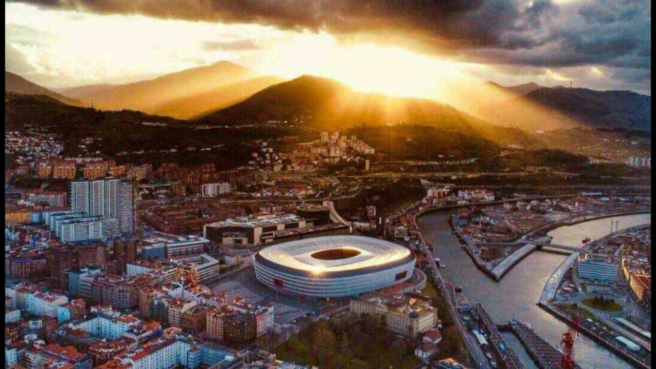 San Mames Stadium Corner بلباو المظهر الخارجي الصورة